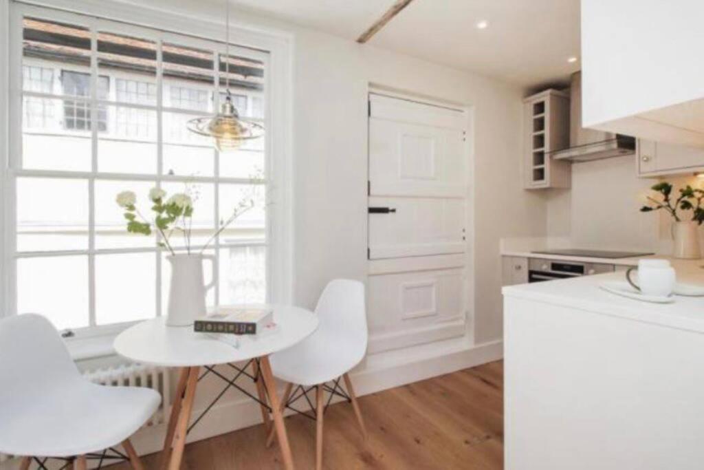 Turnagain Lane Apartment Canterbury Bagian luar foto