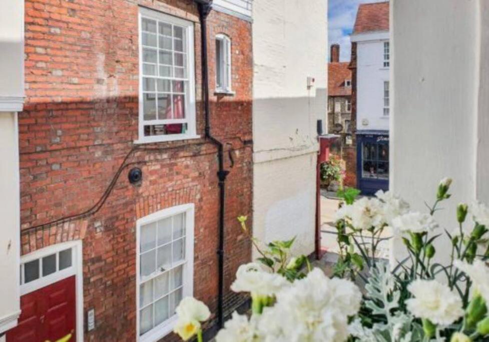 Turnagain Lane Apartment Canterbury Bagian luar foto