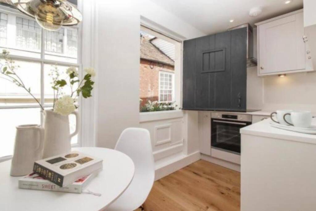 Turnagain Lane Apartment Canterbury Bagian luar foto